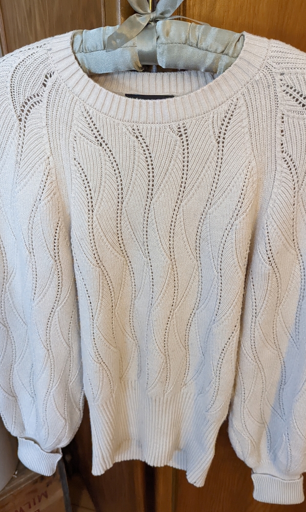 Express Brand size small women's balloon sleeve sweater